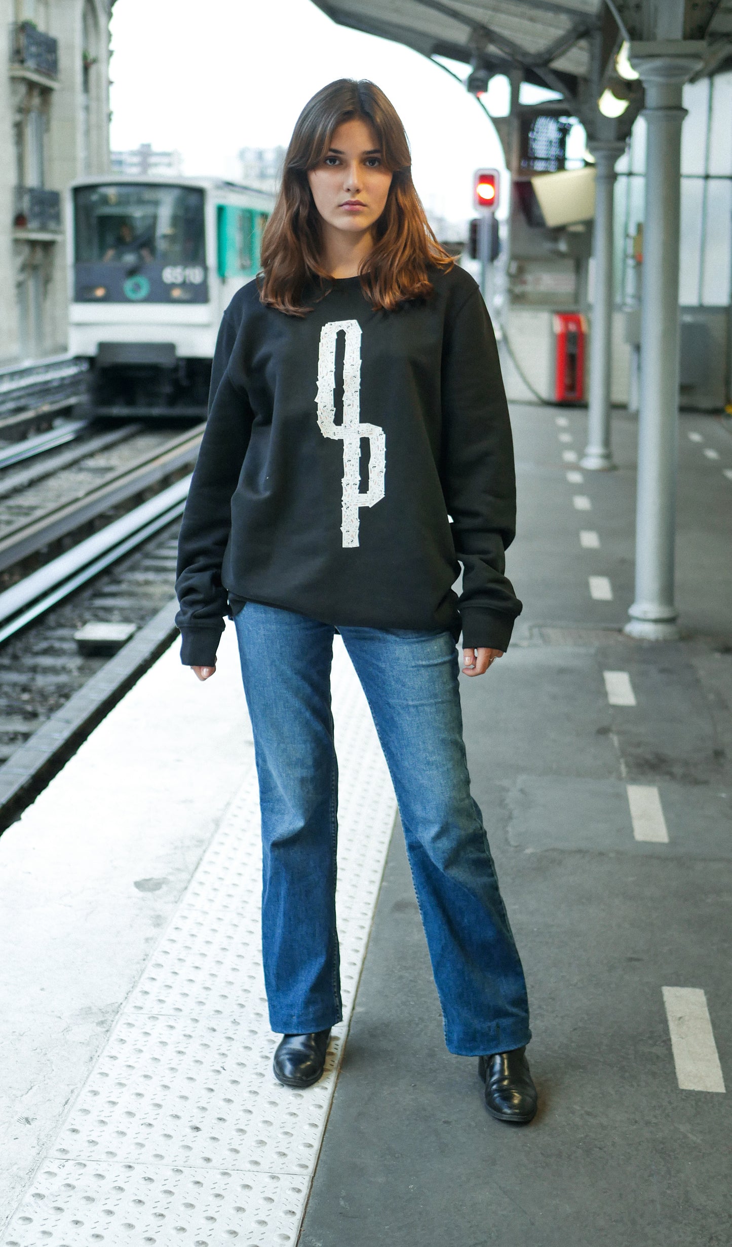 Crewneck Metropolitana - Black - Ombre Parisienne